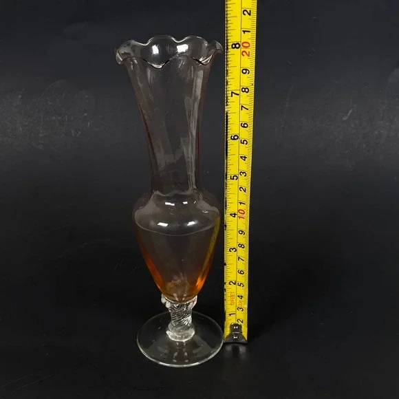 Vintage Pink Depression Glass Bud Vase‎ Twisted Stem Ruffled Trumpet Rim Small - Picture 7 of 8